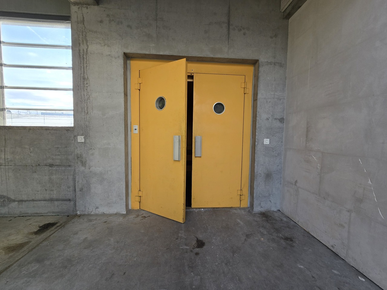 288m² storage room, photo 6 of 8