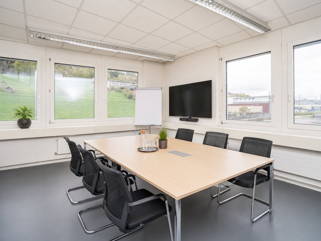 81m² office