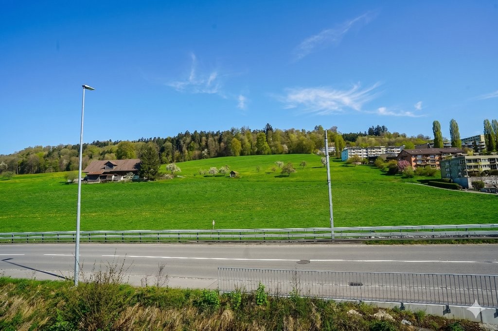 81m² office