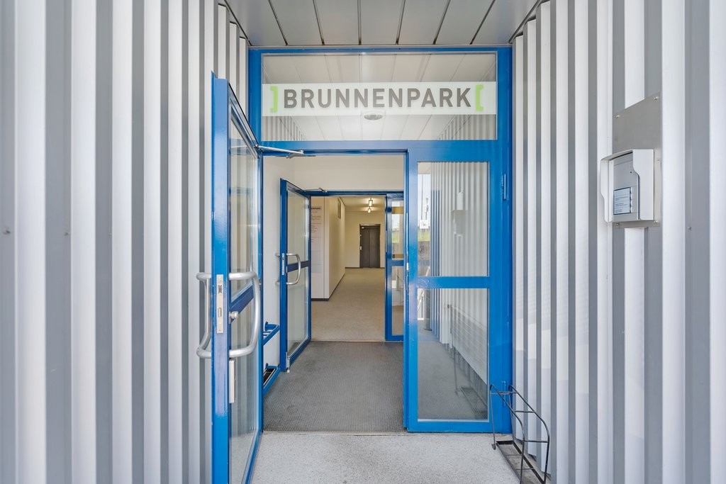 81m² office
