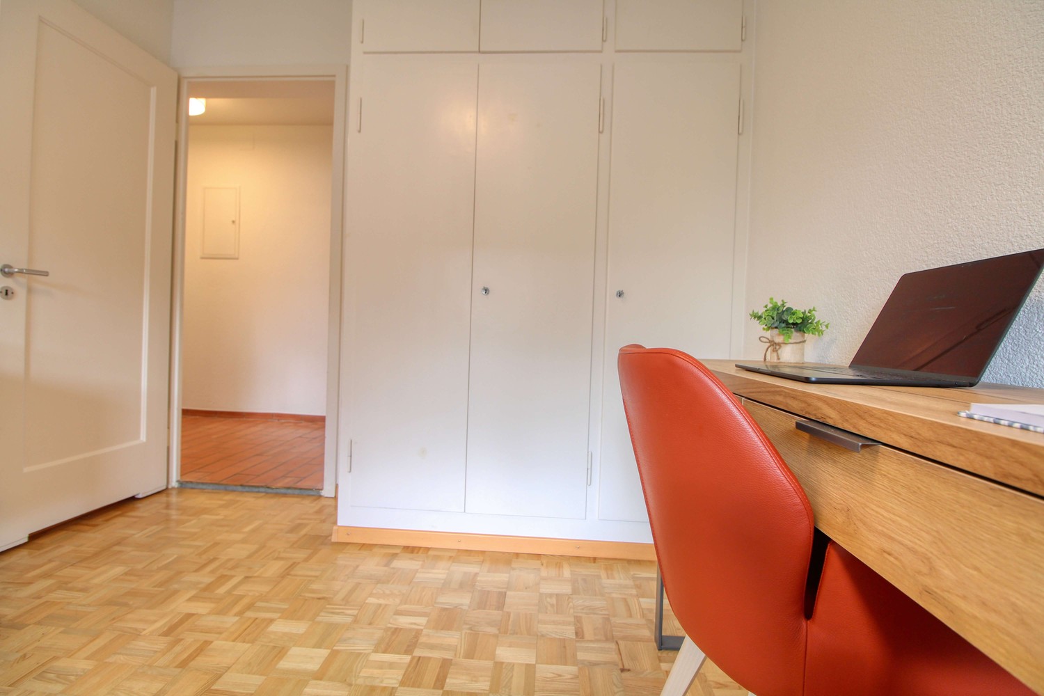 1 room single room, photo 3 of 10