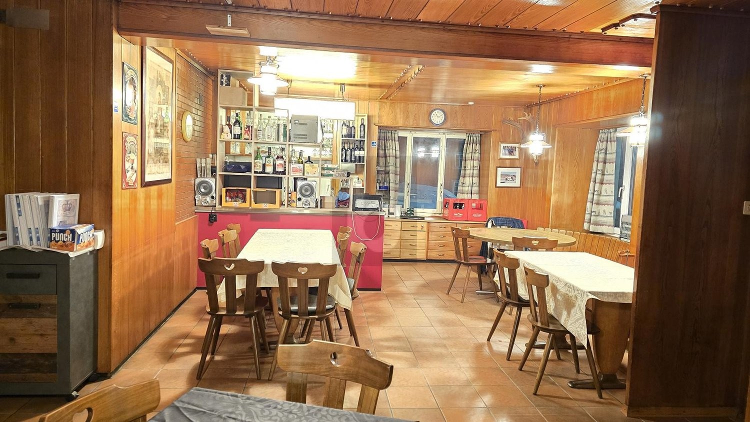 240m² restaurant, photo 1 of 4