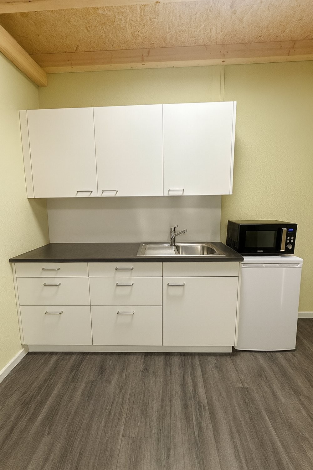 Commercial, photo 4 of 5