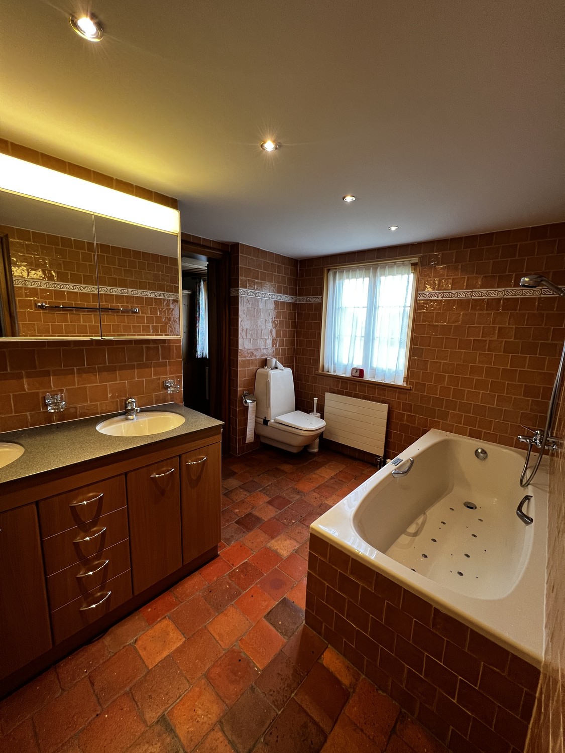 7 rooms farm house