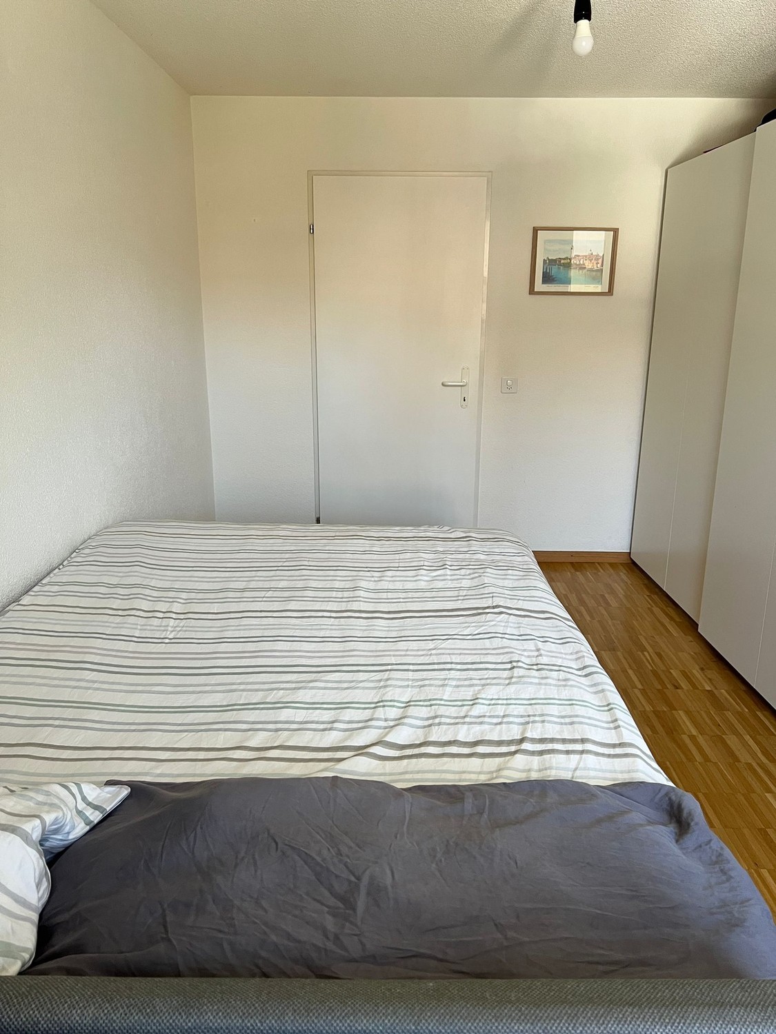 Camera in un appartamento condiviso, foto 1 di 2