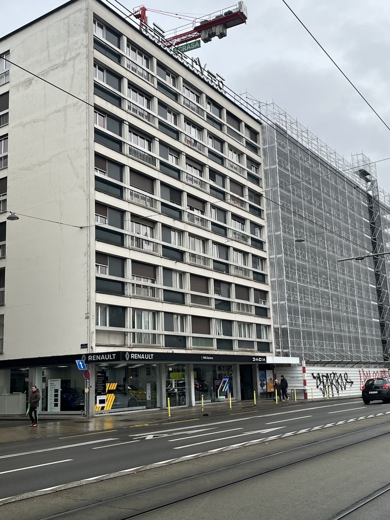 610m² arcade, photo 1 of 3