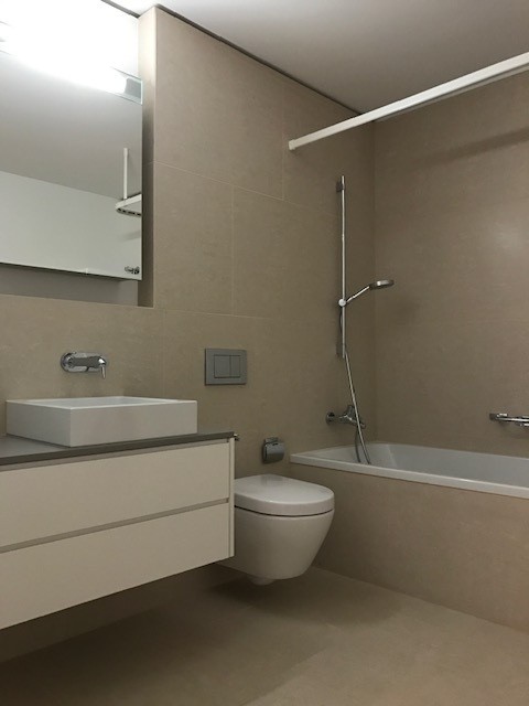 Bright 3.5-room apartment with city view and balcony on the 8th floor, photo 2 of 7