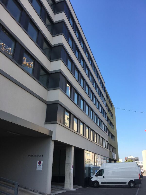 699m² commerciale