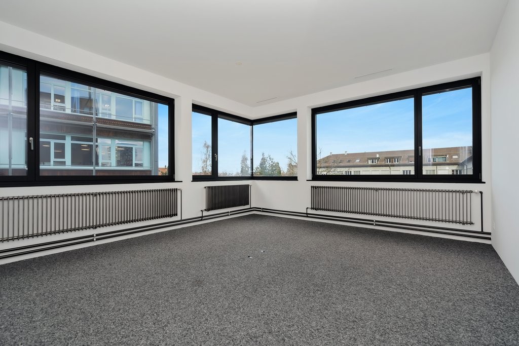 200m² office, photo 1 of 9