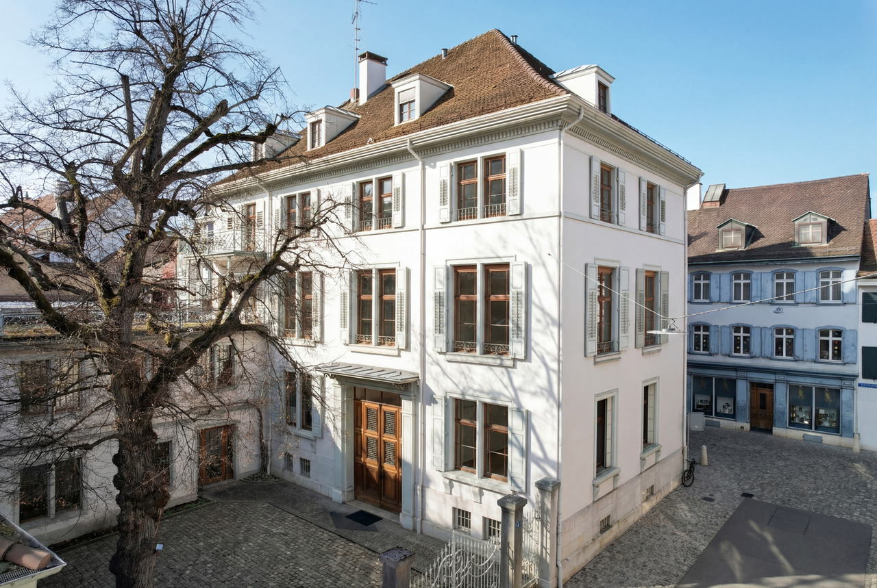 1470m² living / commercial building, photo 2 of 10