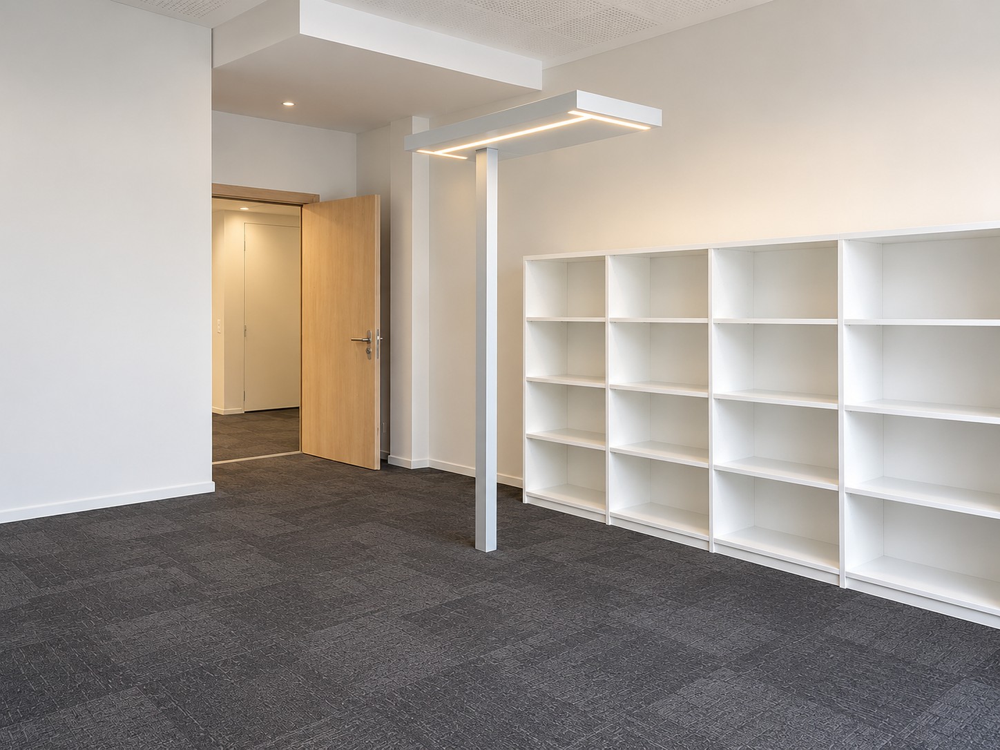 362m² office, photo 2 of 5