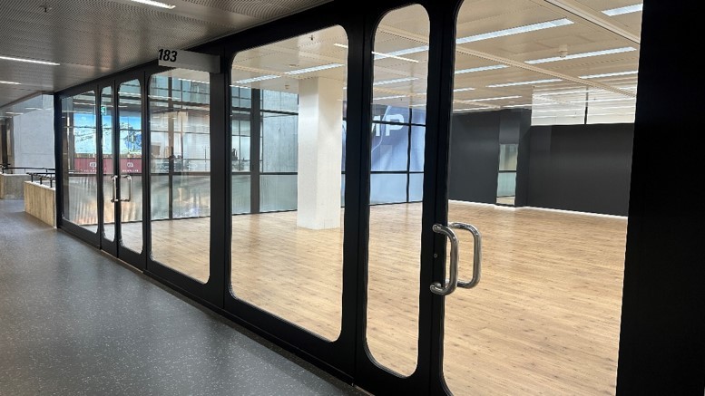 151m² commercial
