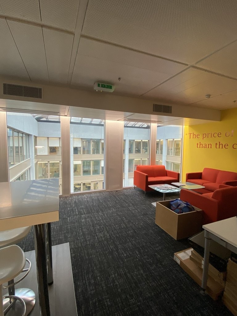 677m² office, photo 5 of 9
