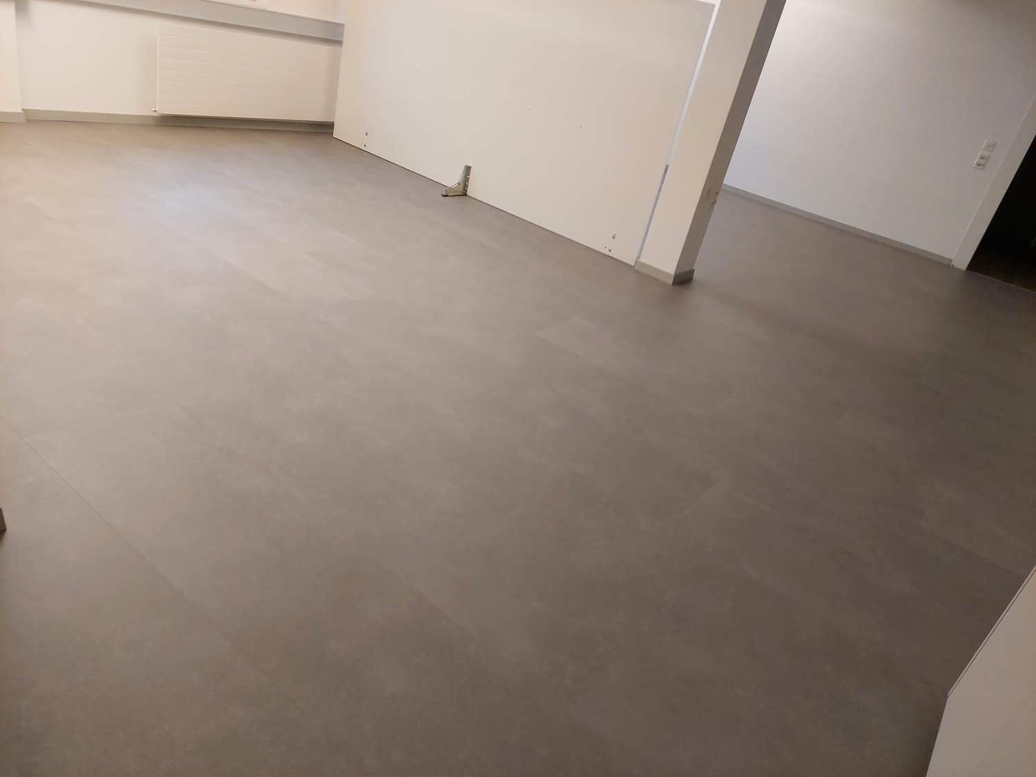 100m² office