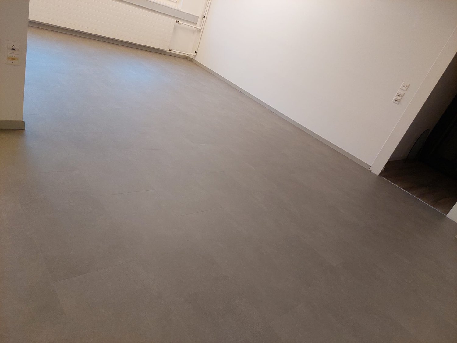 100m² office