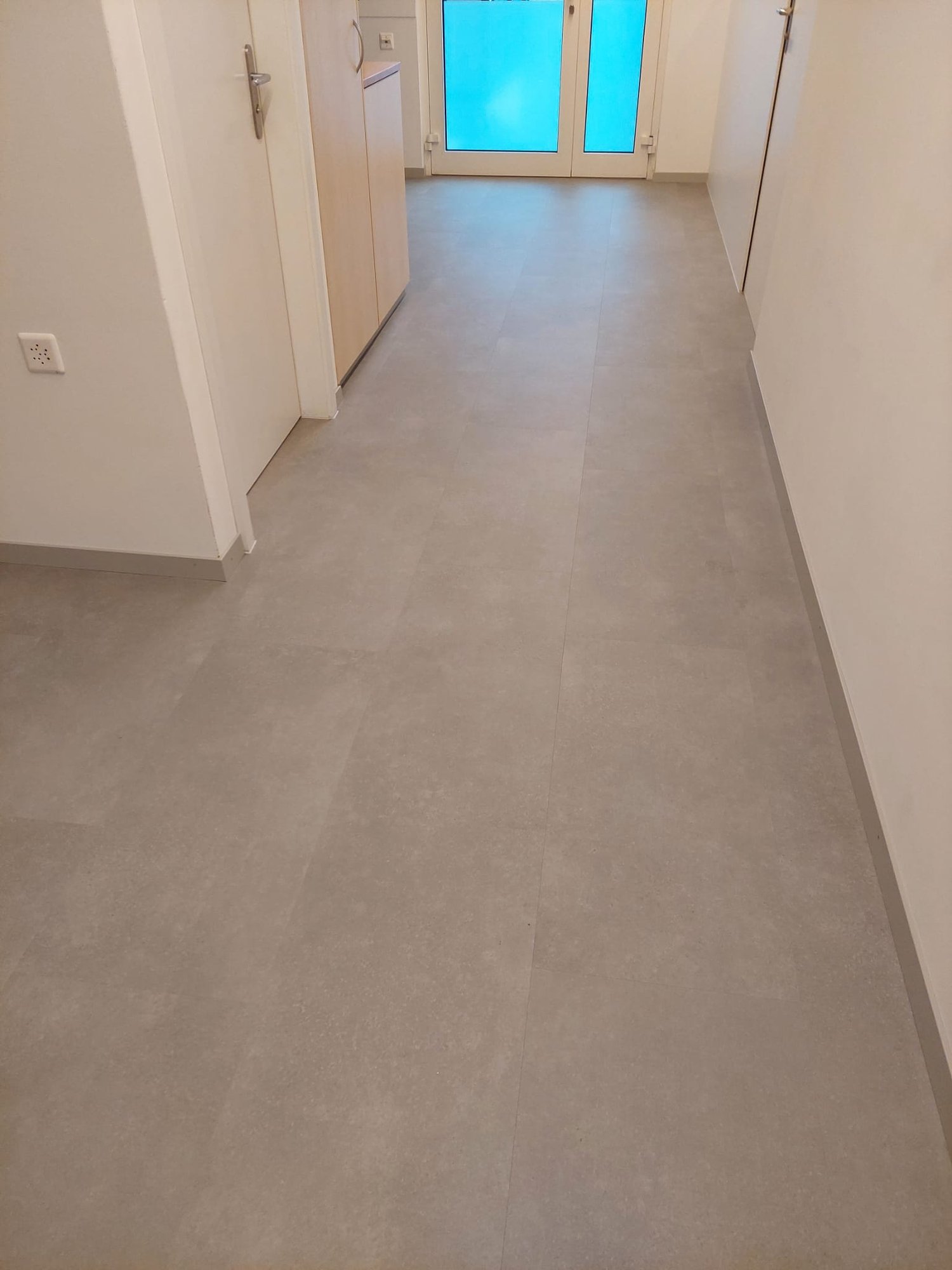 100m² office