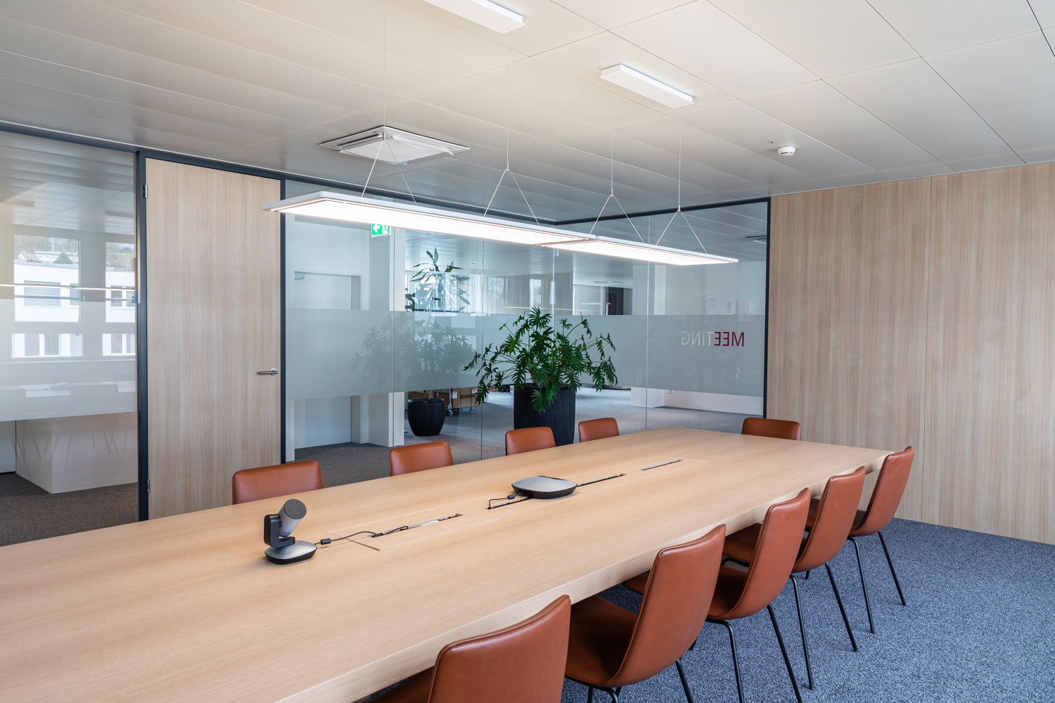965m² office