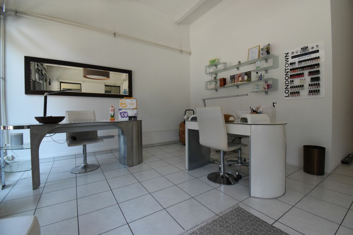 Shop, photo 3 of 6