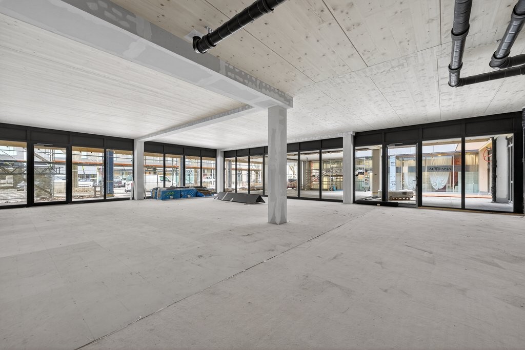 270m² shop, photo 6 of 6