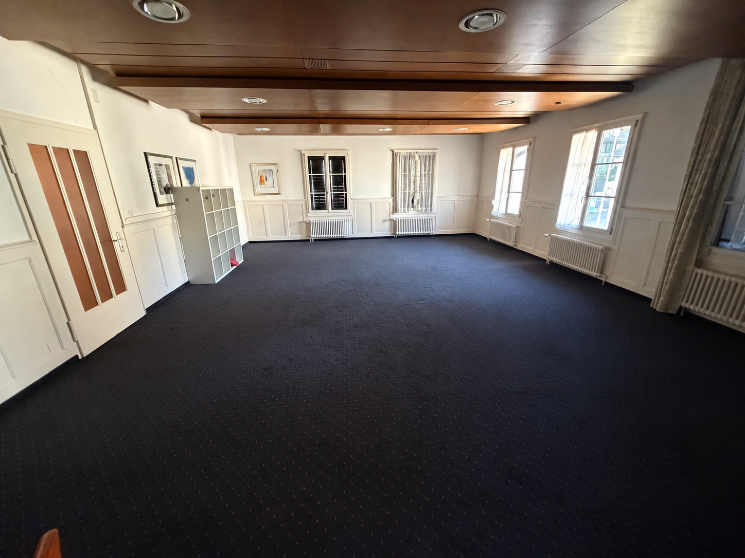 Commercial, photo 1 of 7
