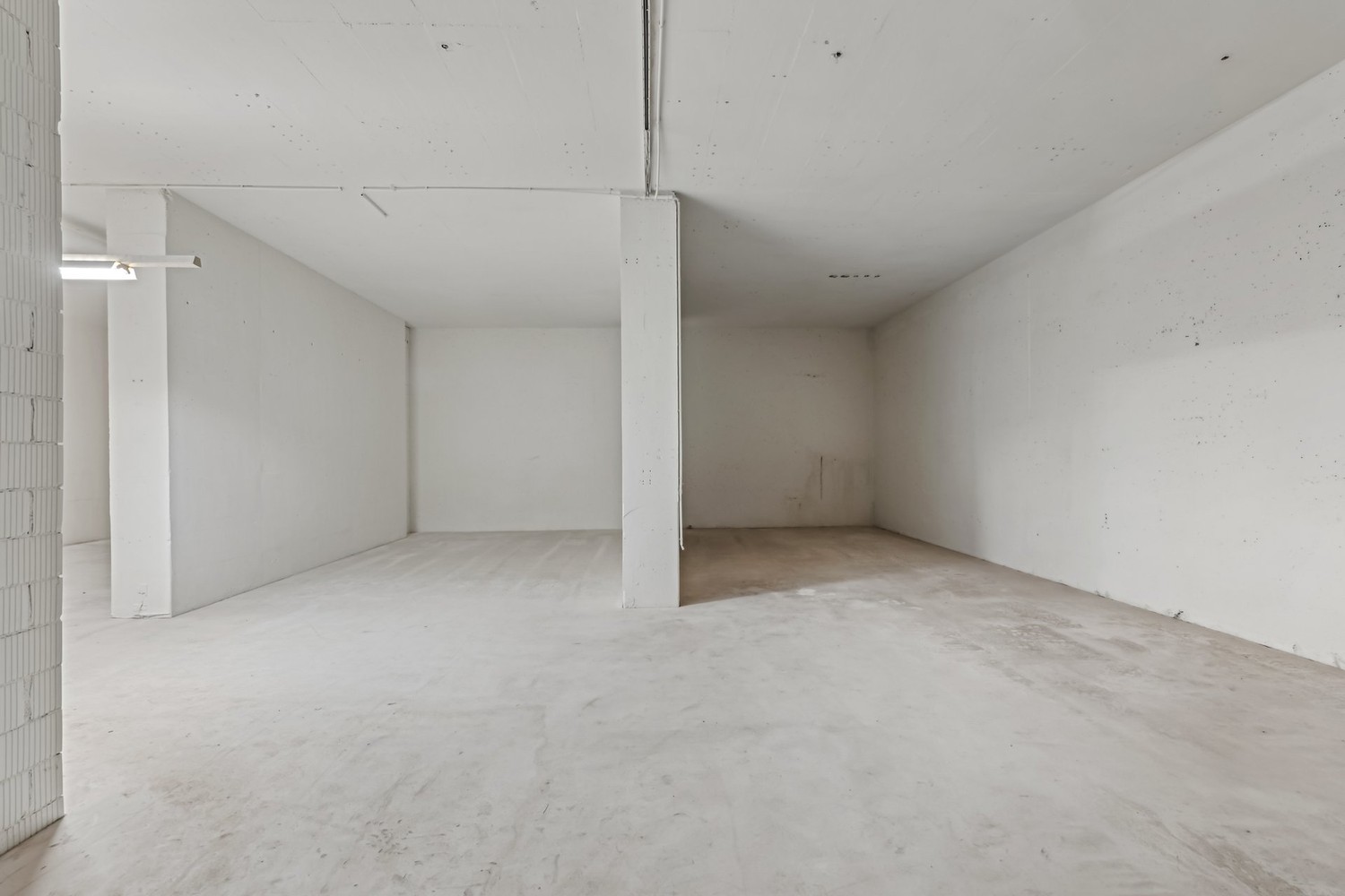 210m² salle de hobby, photo 4 sur 8
