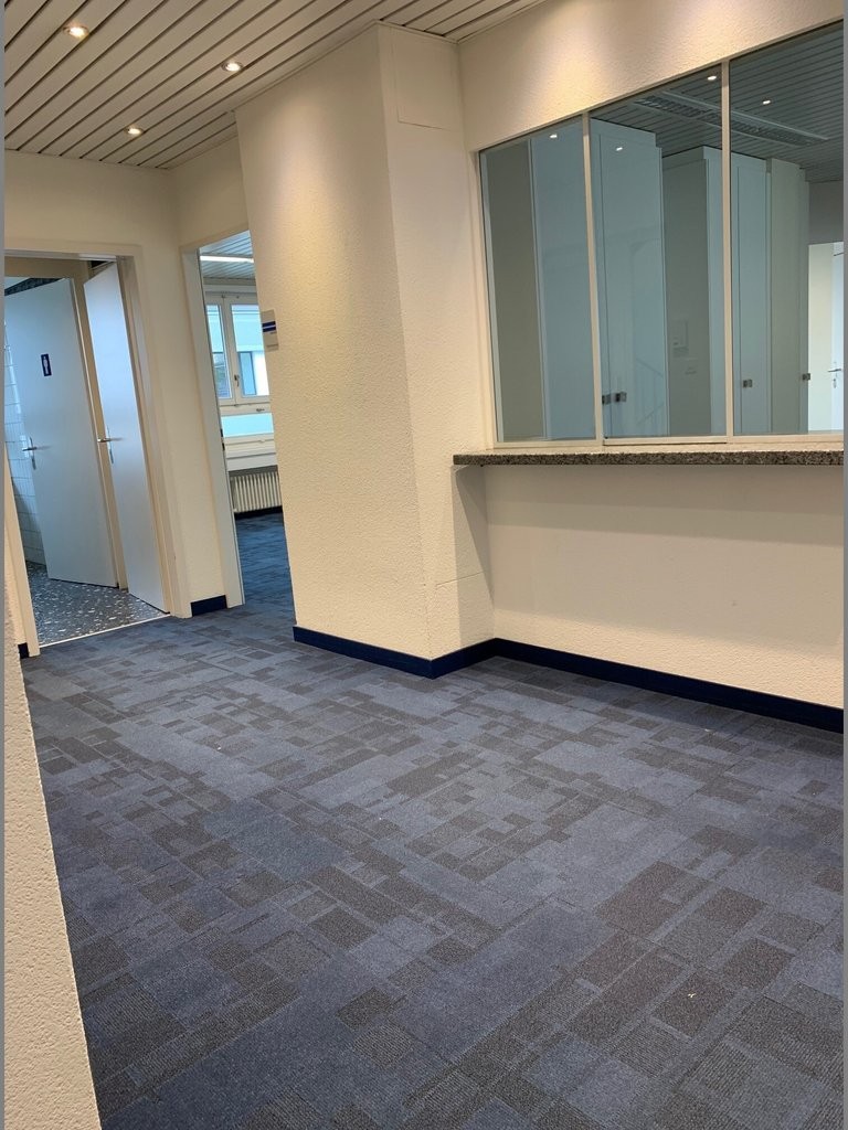 242m² office, photo 2 of 10