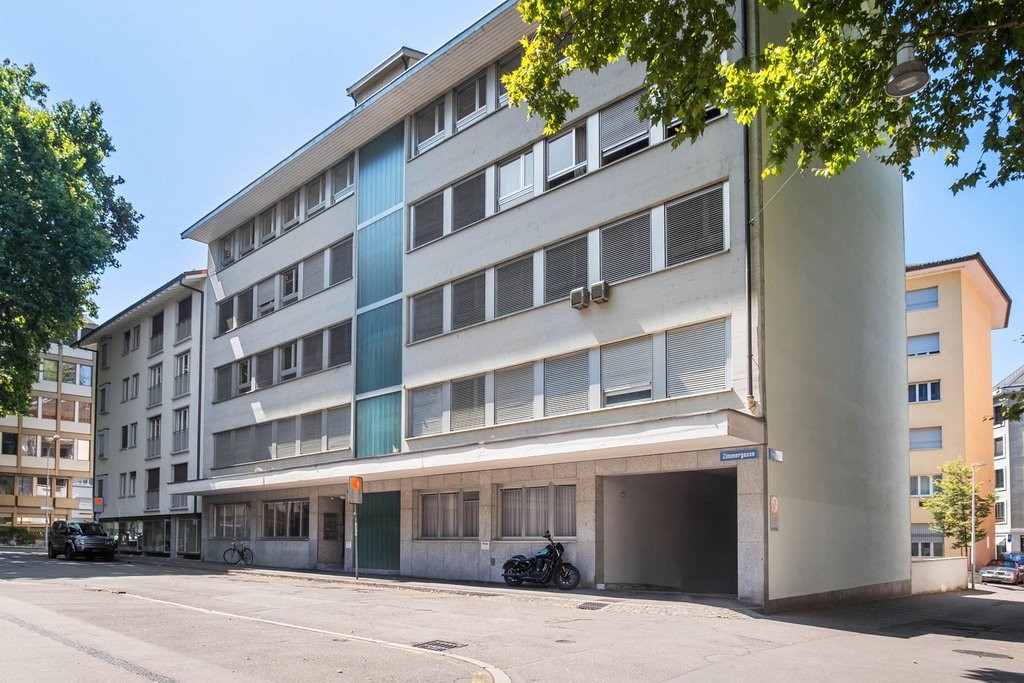 242m² office, photo 1 of 10