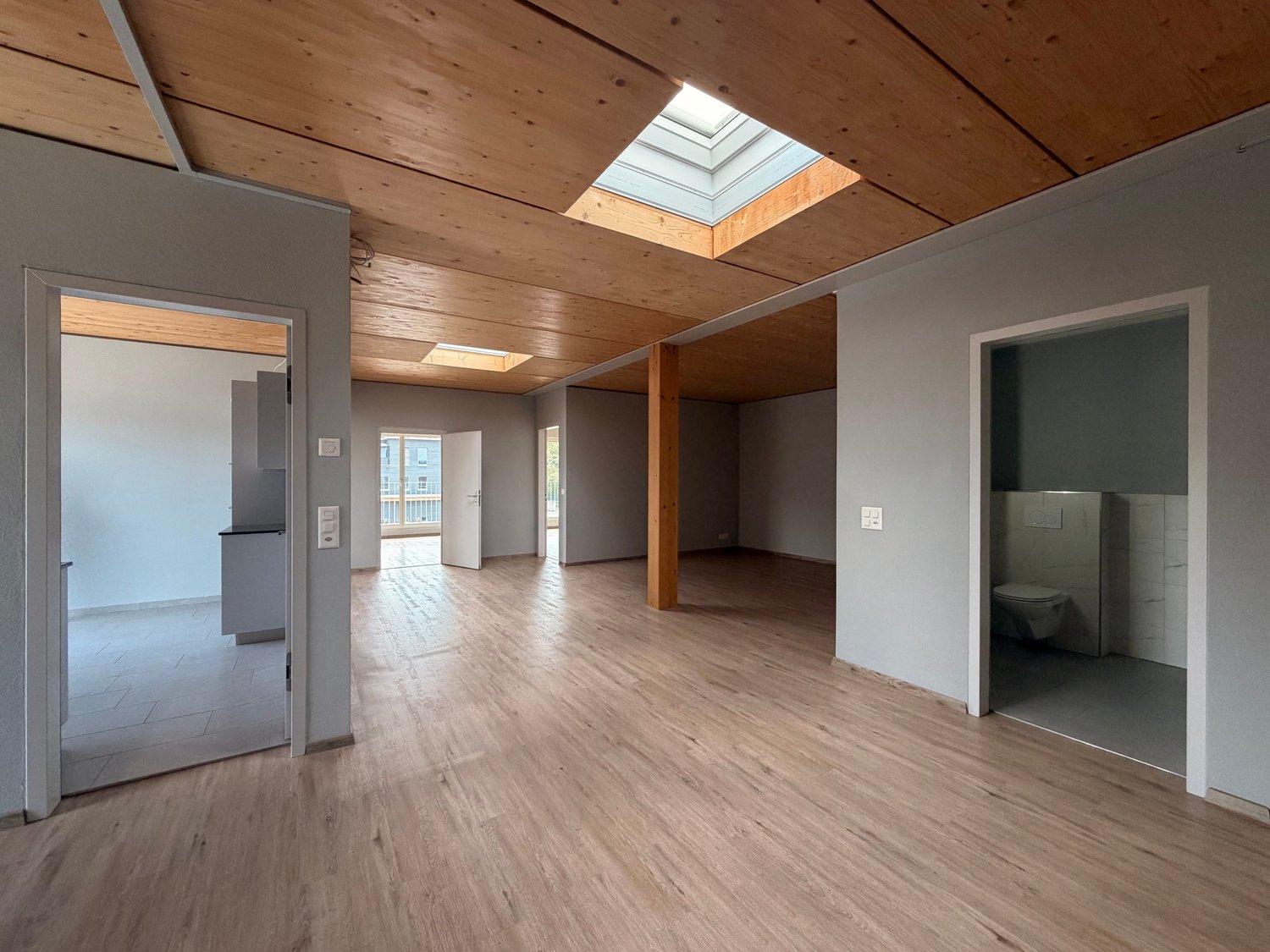 128m² office, photo 2 of 10