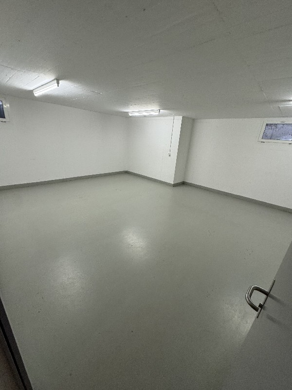 34m² commercial, photo 1 of 2