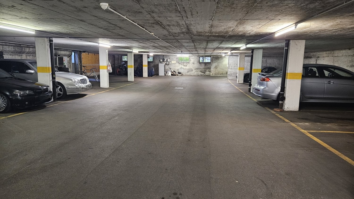 Underground slot, photo 2 of 2