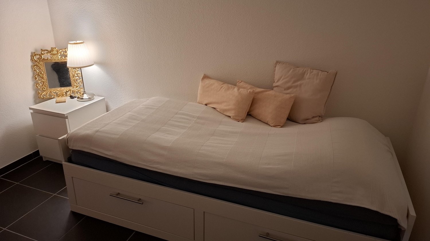 Stanza in un appartamento condiviso, foto 1 di 2