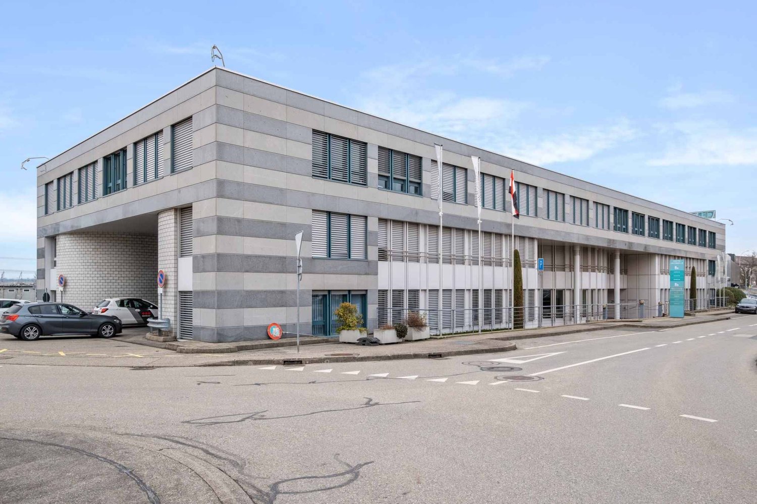 78m² office