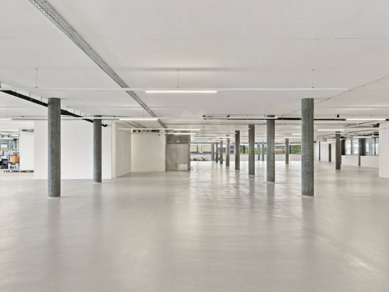 2572m² industrial object