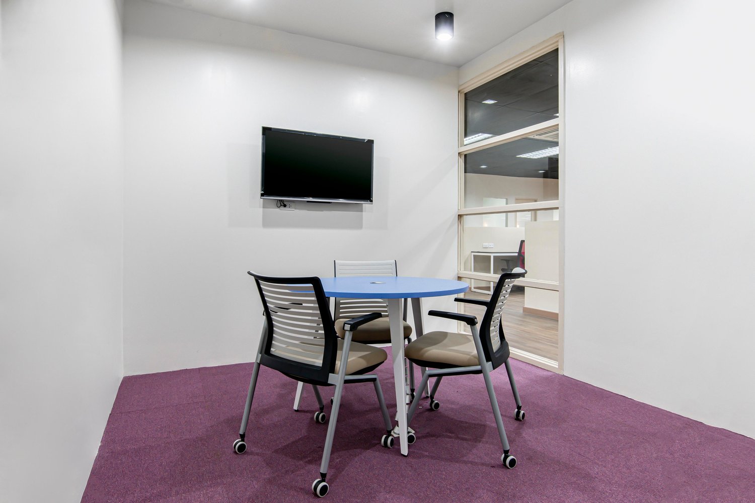 Office, photo 3 of 6