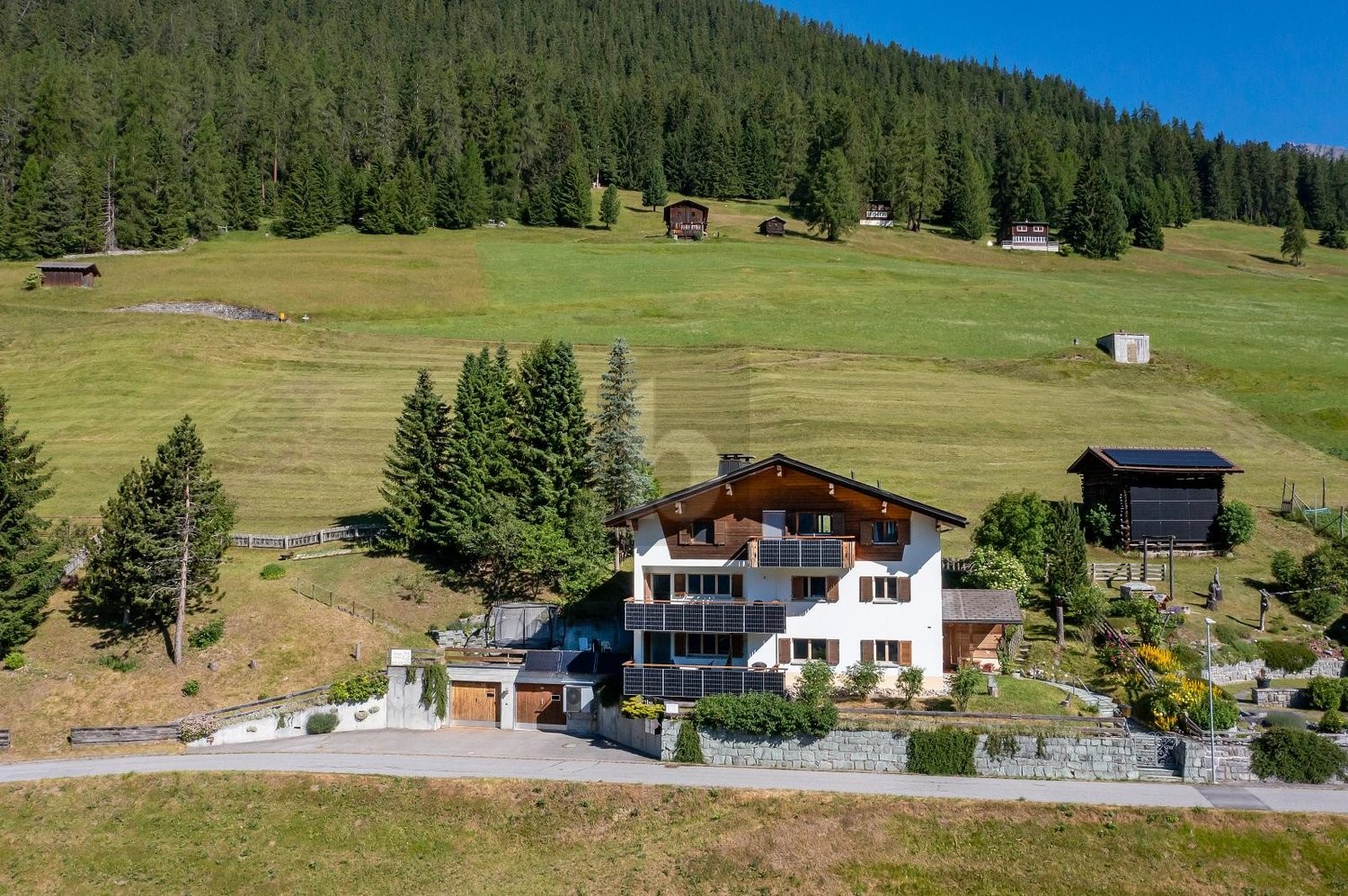 13 ½ rooms chalet, photo 2 of 4