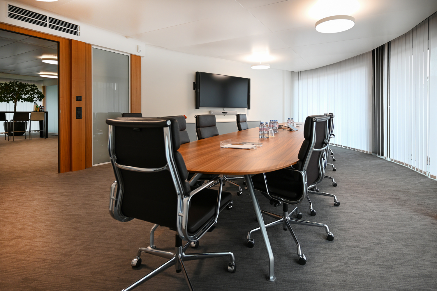 702m² office, photo 5 of 5
