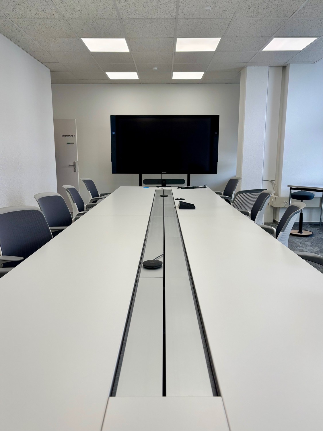602m² office, photo 4 of 6