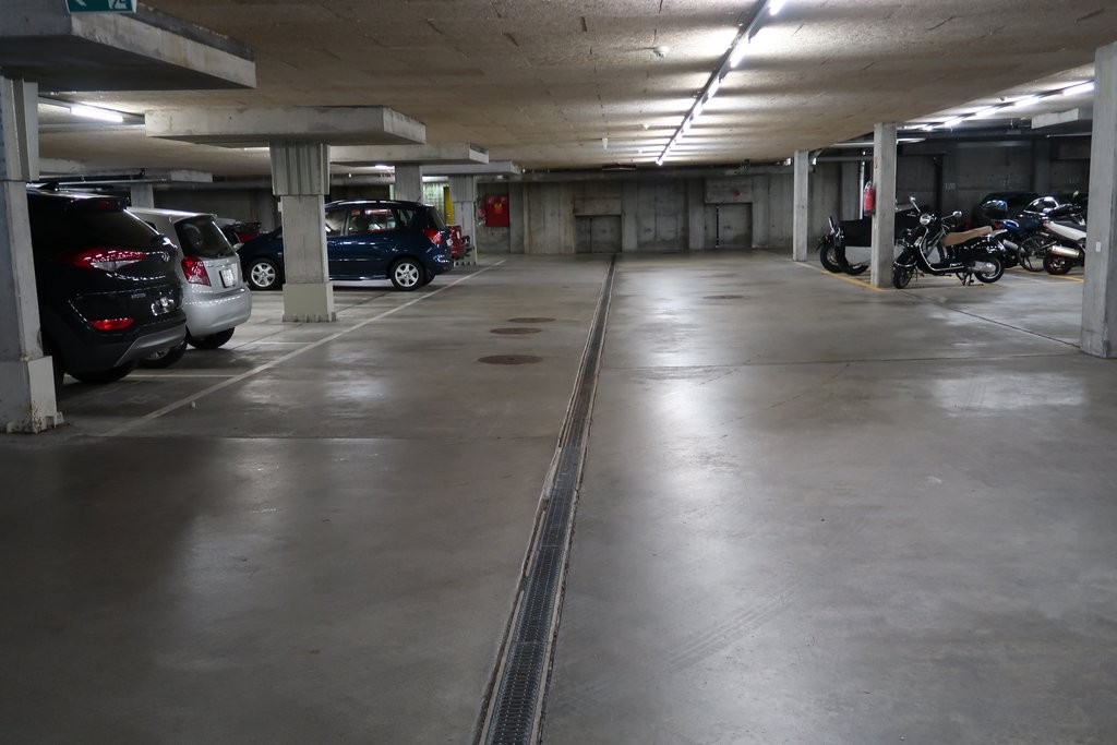 Underground slot, photo 3 of 6