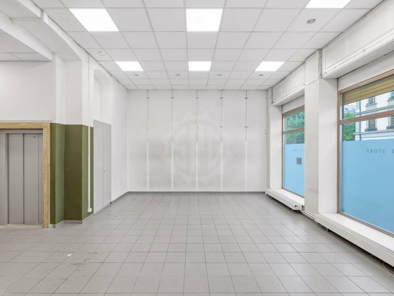 94m² arcade, photo 1 of 8
