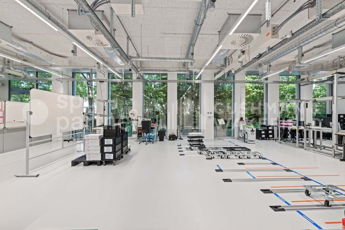 1600m² office