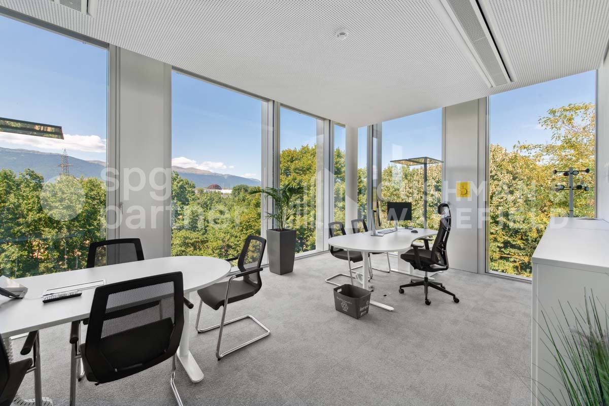 1600m² office