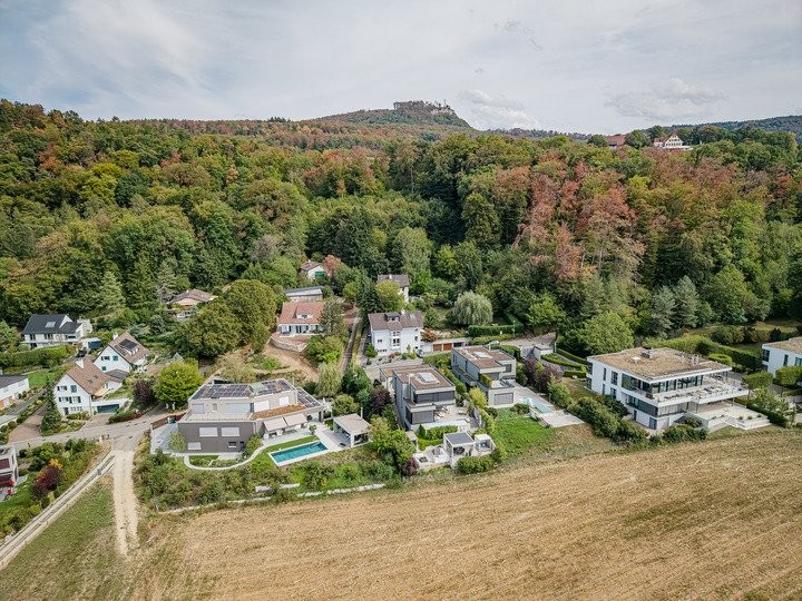 900m² building land
