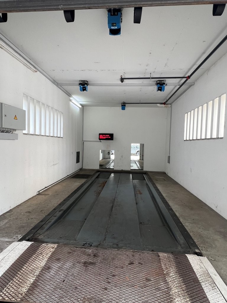 Underground slot, photo 4 of 5