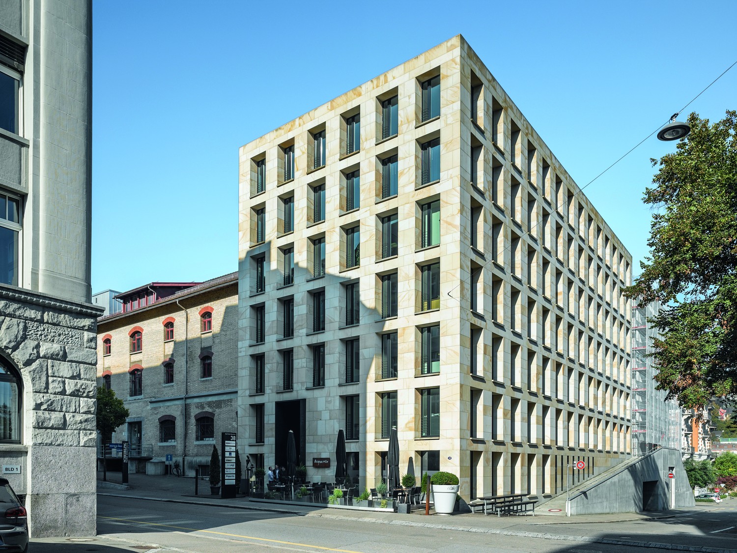 447m² commercial