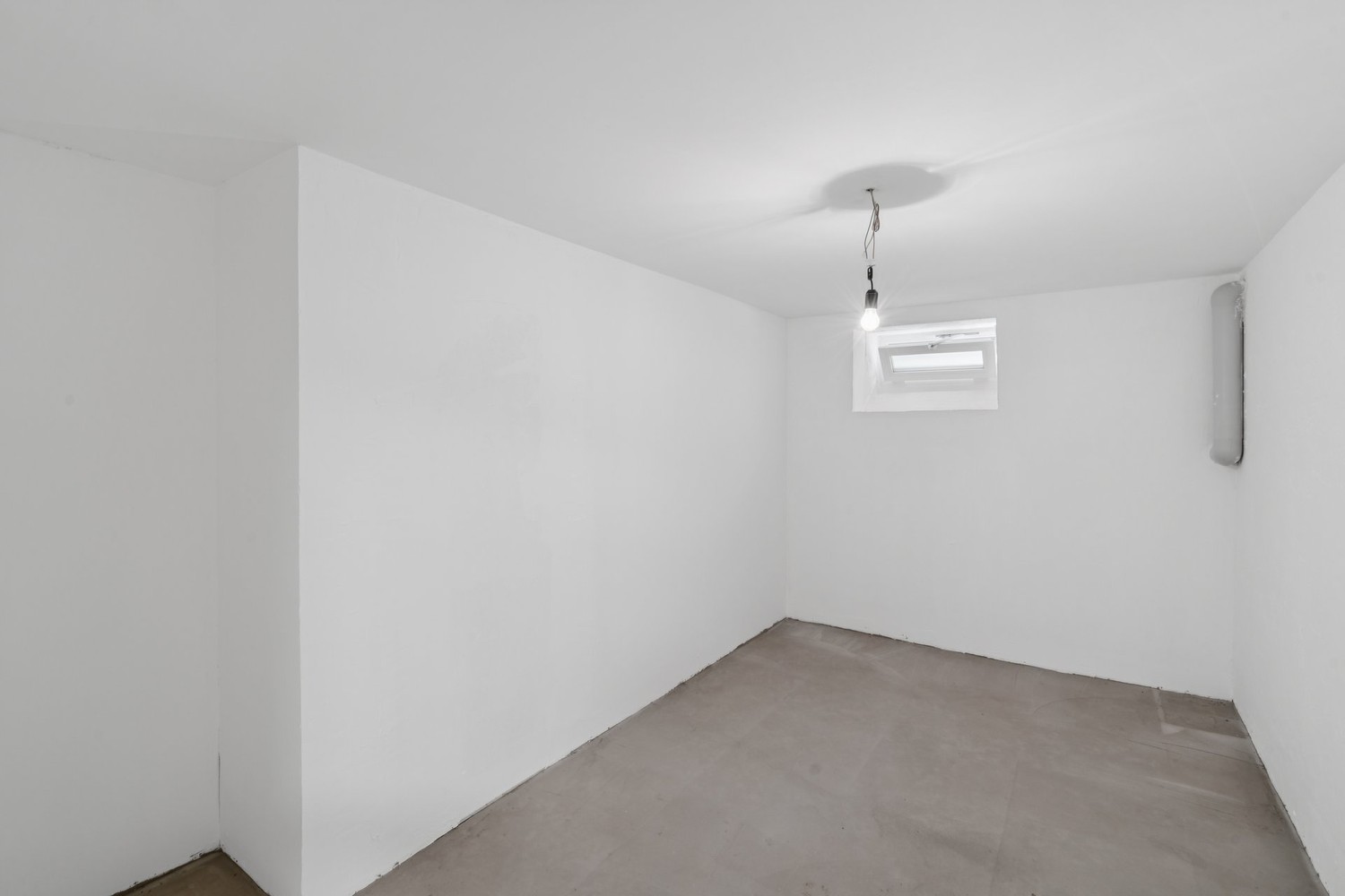 Office, photo 4 of 6