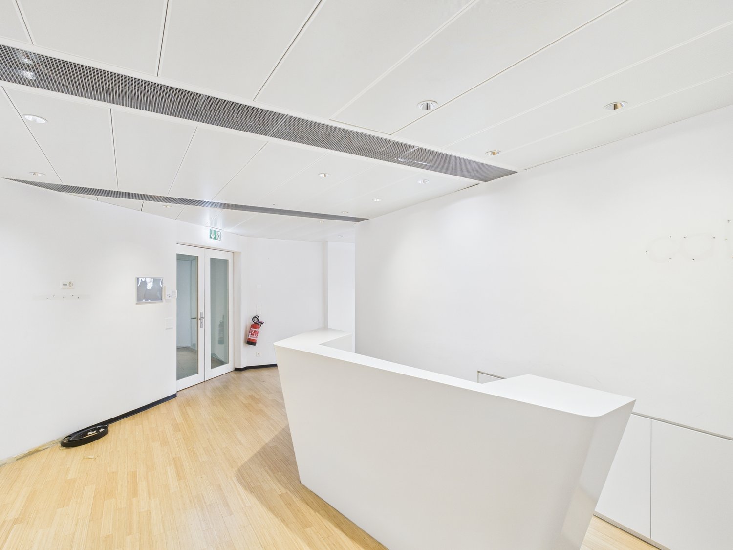 1066m² office, photo 2 of 10