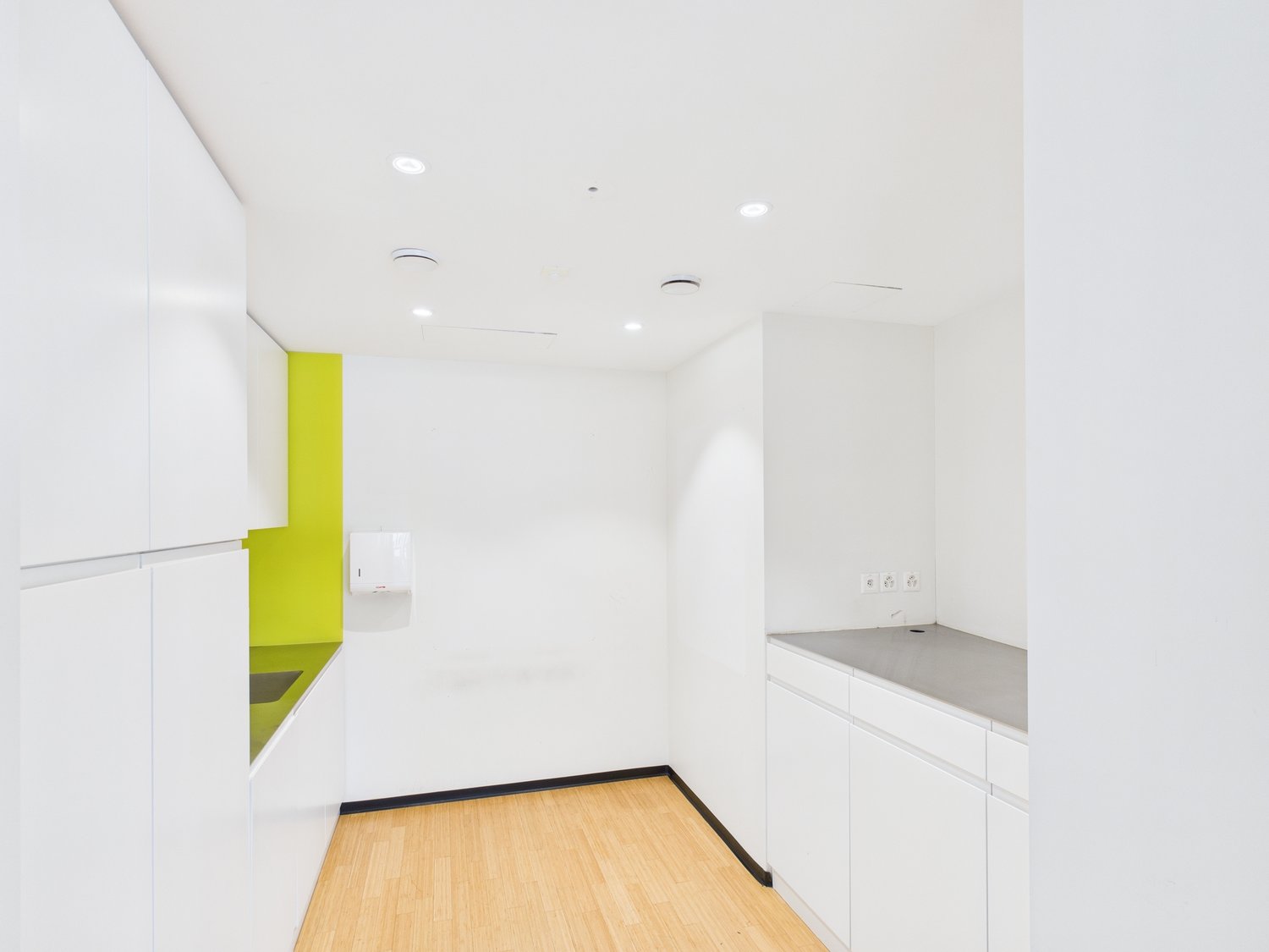 1066m² office, photo 10 of 10