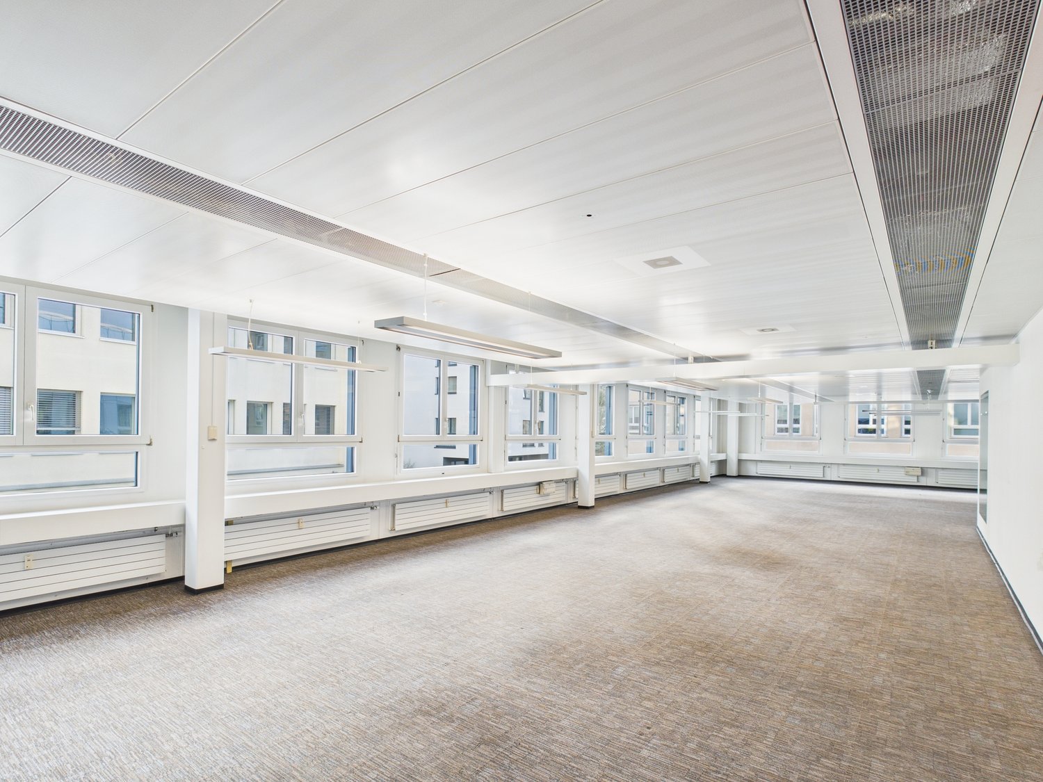 1066m² office, photo 6 of 10