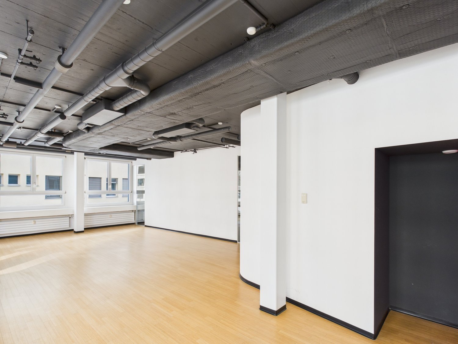 1066m² office, photo 9 of 10