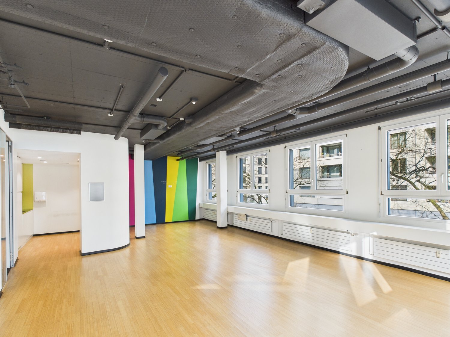1066m² office, photo 8 of 10